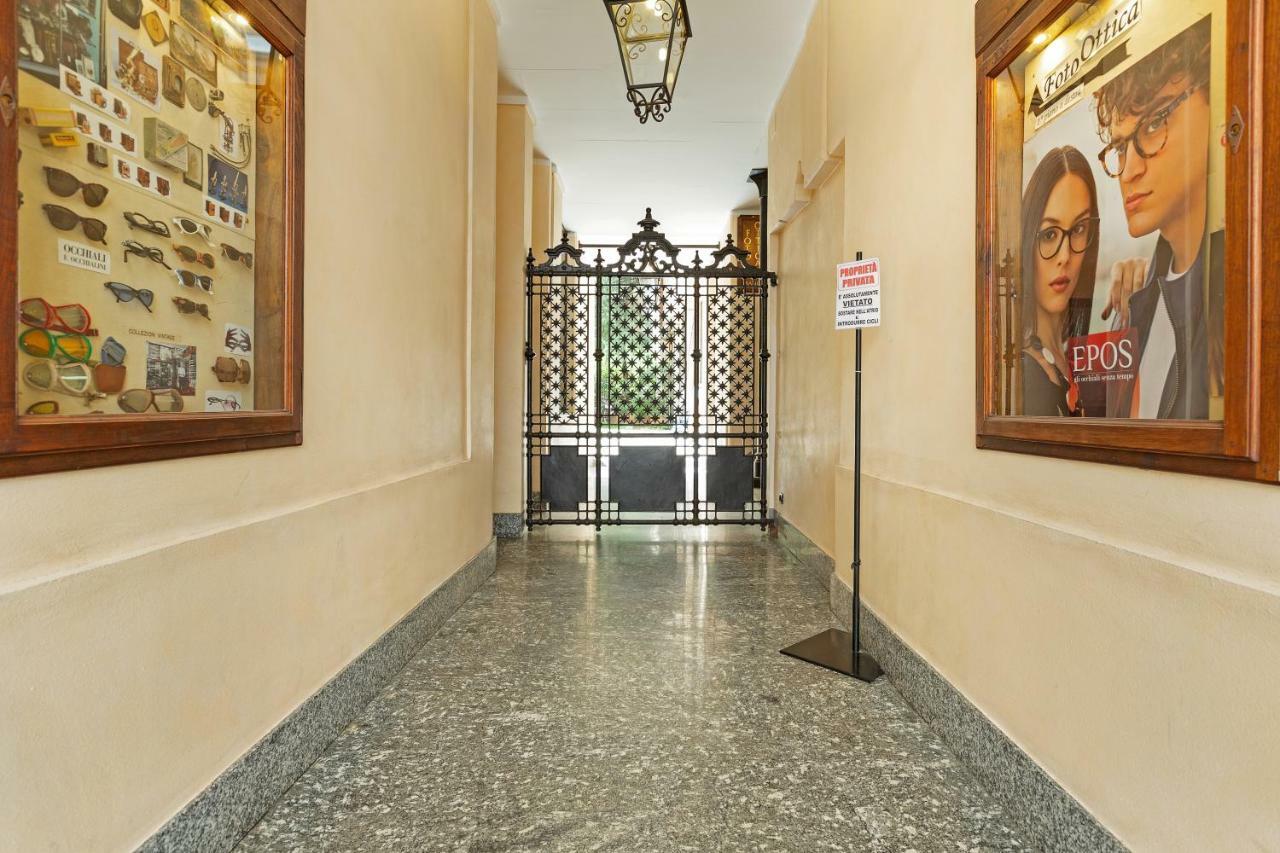 Renovated Penthouse Duomo & Via Torino Apartment Milan Exterior photo