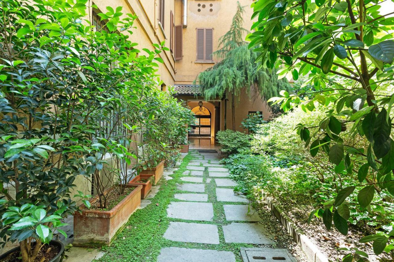 Renovated Penthouse Duomo & Via Torino Apartment Milan Exterior photo