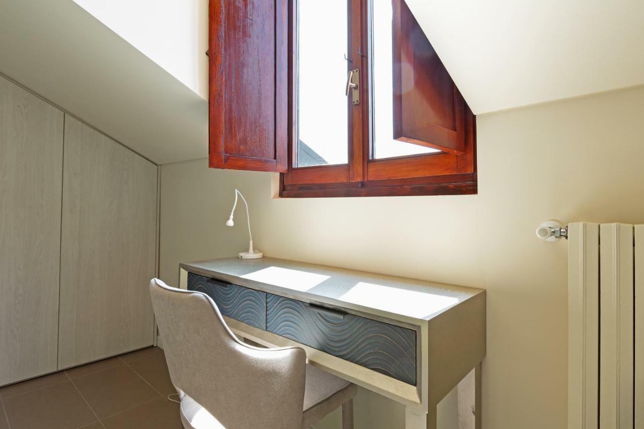 Renovated Penthouse Duomo & Via Torino Apartment Milan Exterior photo