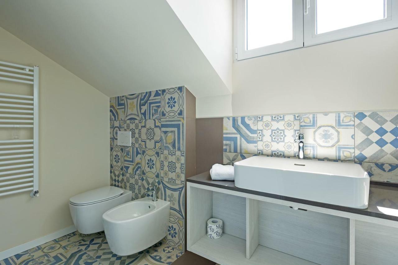 Renovated Penthouse Duomo & Via Torino Apartment Milan Exterior photo
